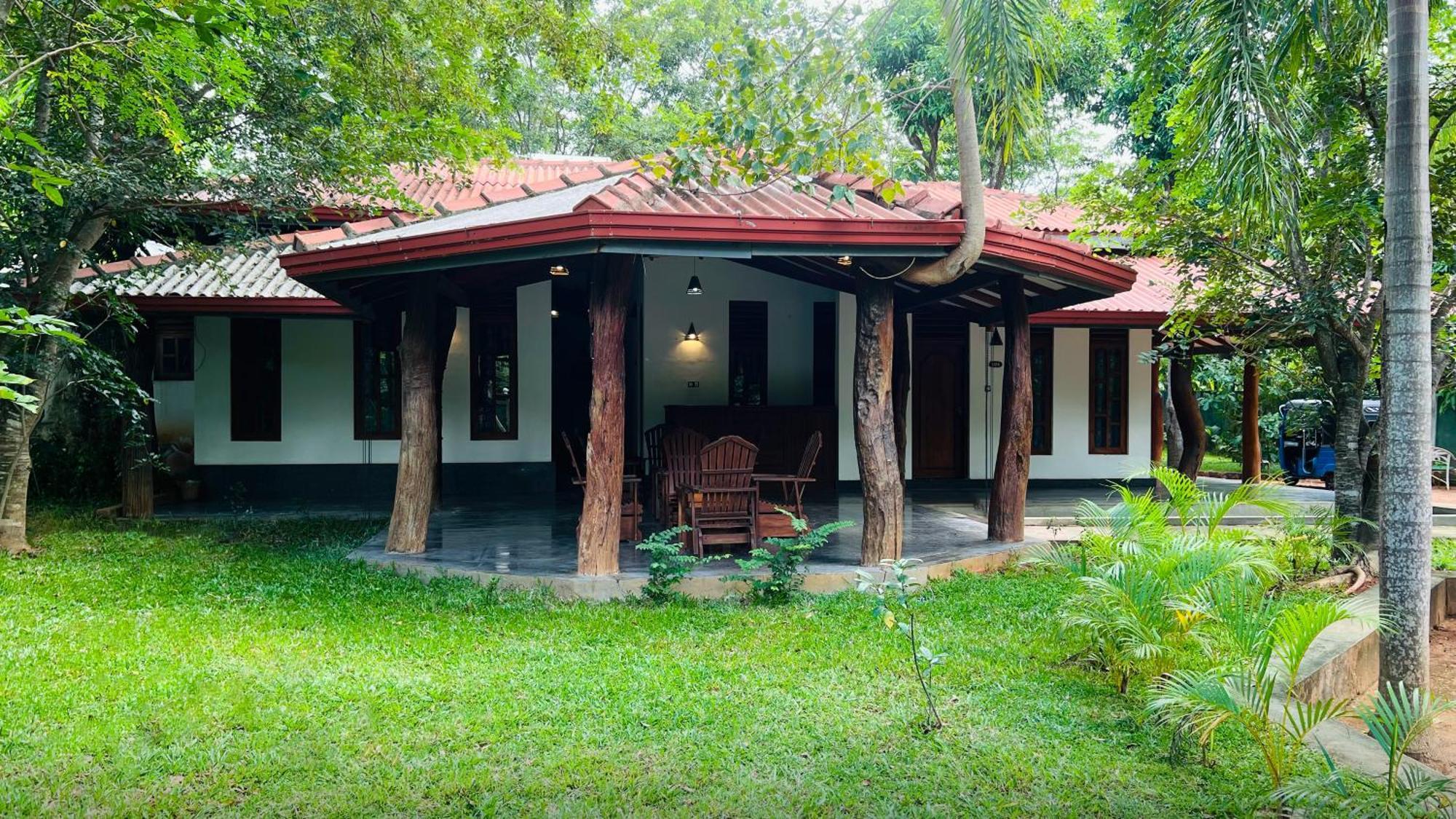 Kingfisher Resort & Retreat Sigirîya Extérieur photo